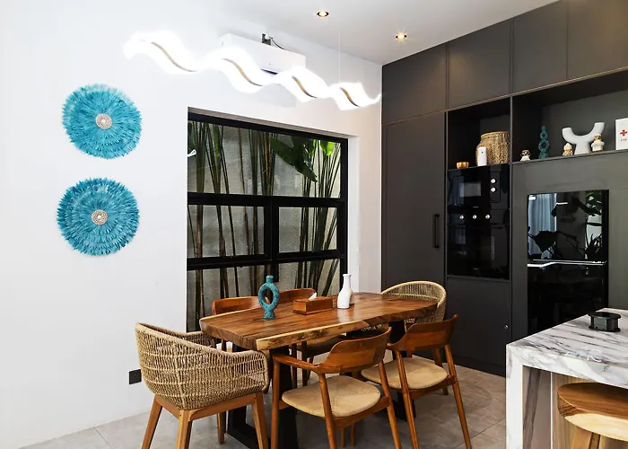 Villa Marie Canggu- Tropical Luxury Escape