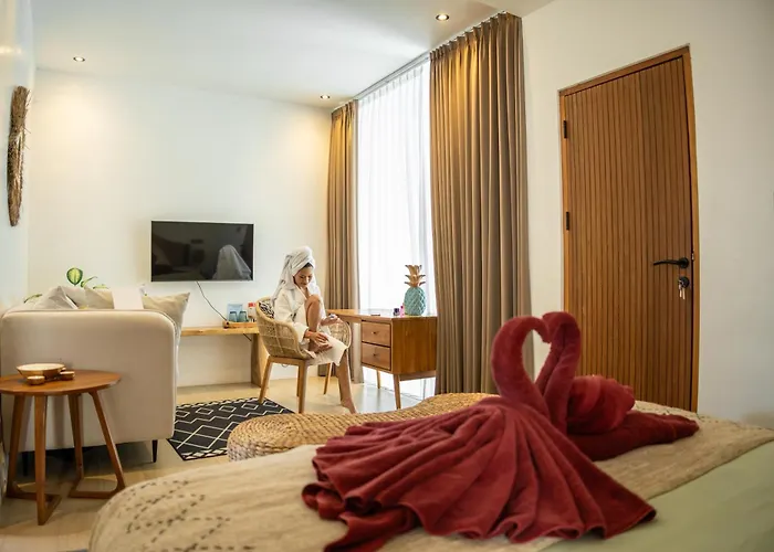 Villa Marie Canggu- Tropical Luxury Escape